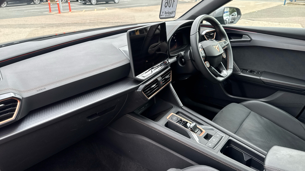 Cupra Leon Leon 1.5 Etsi 150 V2 Dsg KY25HRK Grey #2