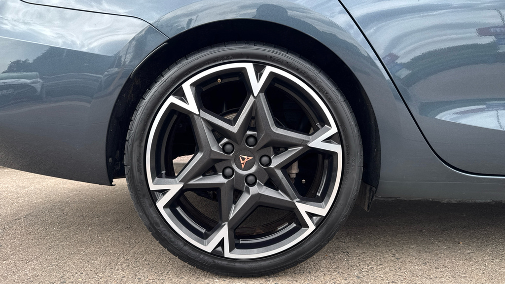 Cupra Leon Leon 1.5 Etsi 150 V2 Dsg KY25HRK Grey #5