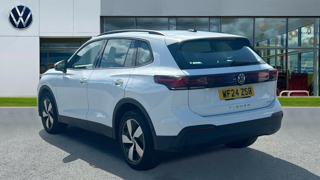 Volkswagen Tiguan Tiguan 1.5 Etsi 150 Life Launch Edition Dsg WF24ZSR White #3
