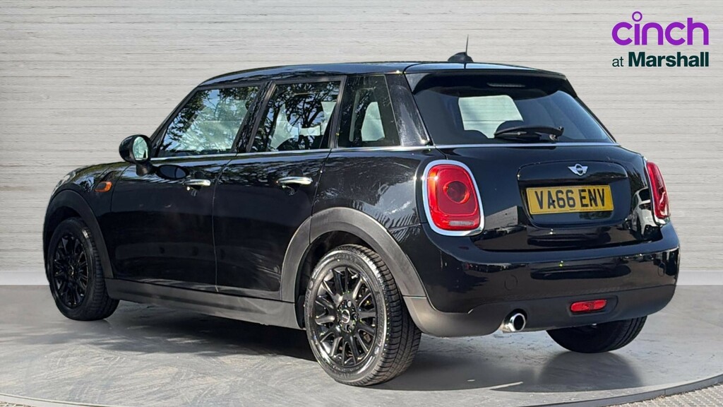 Mini Hatch Hatchback 1.5 Cooper D Black #5