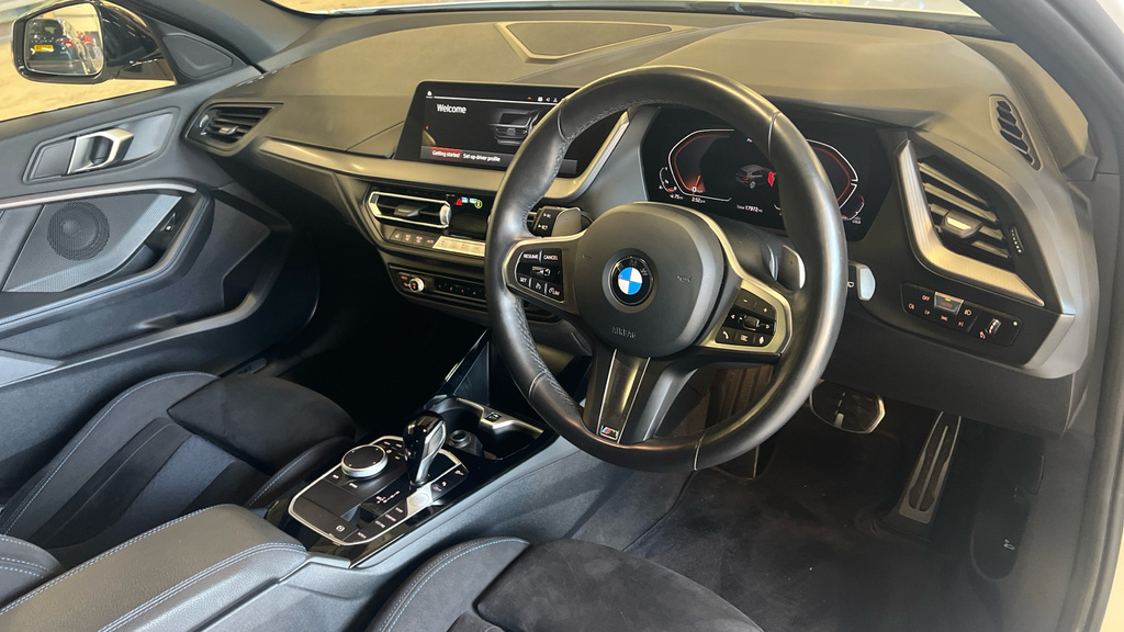BMW 1 Series 1 Series M135i Xdrive Step YX24NME White #4