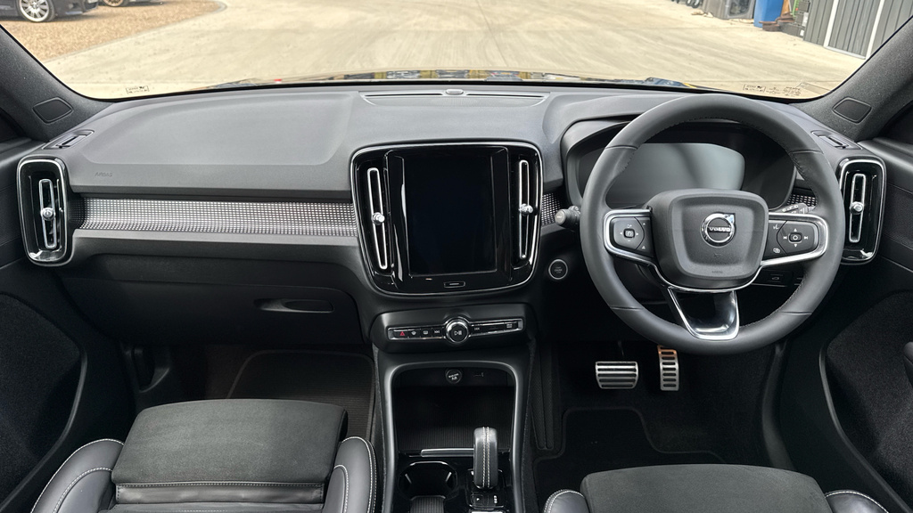 Volvo XC40 Xc40 1.5 T3 163 R Design Geartronic SC22YNR Black #5