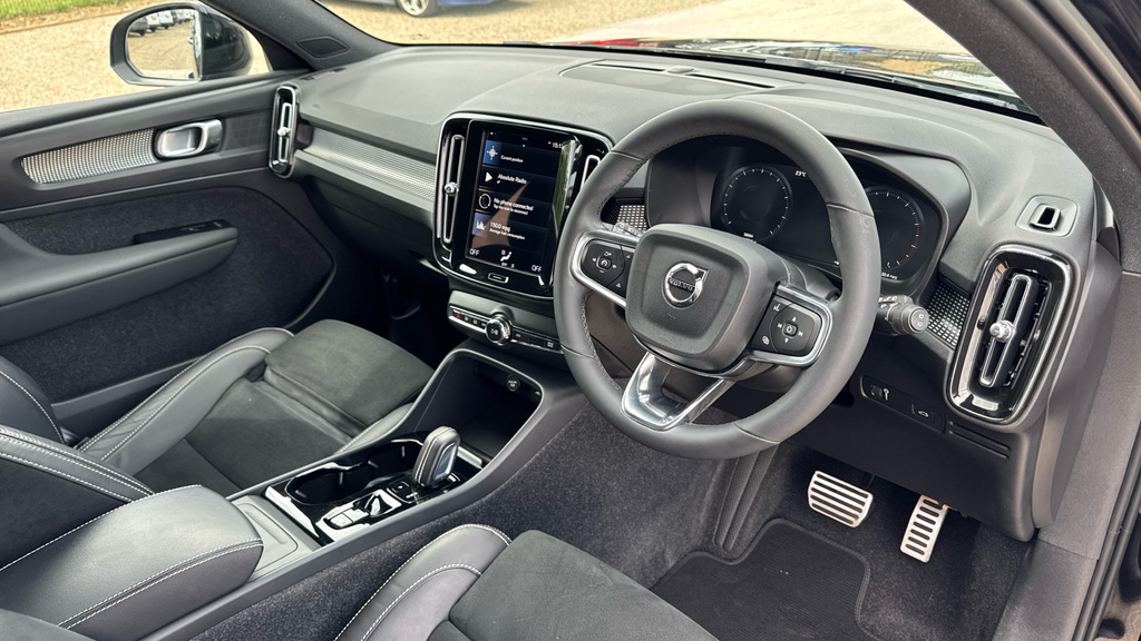 Volvo XC40 Xc40 1.5 T3 163 R Design Geartronic SC22YNR Black #4