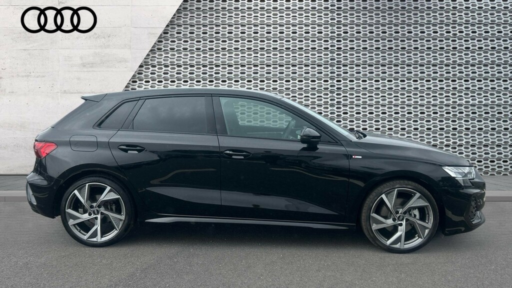 Audi A3 A3 35 Tfsi Black Edition S Tronic KO25VUR Black #4