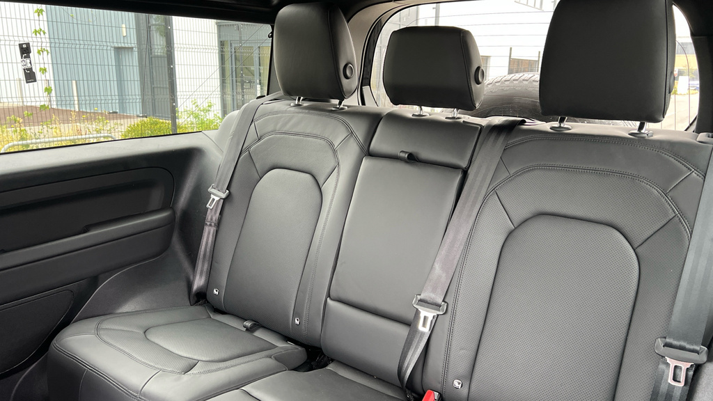 Land Rover Defender 90 Defender 3.0 D350 X-dynamic Hse 90 KT74HFA Black #4