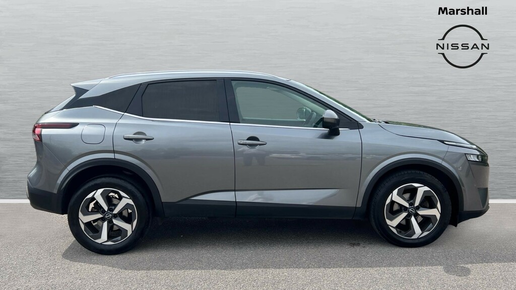 Nissan Qashqai Qashqai 1.3 Dig-t Mh 158 N-connecta Xtronic DP73LJU Black #3