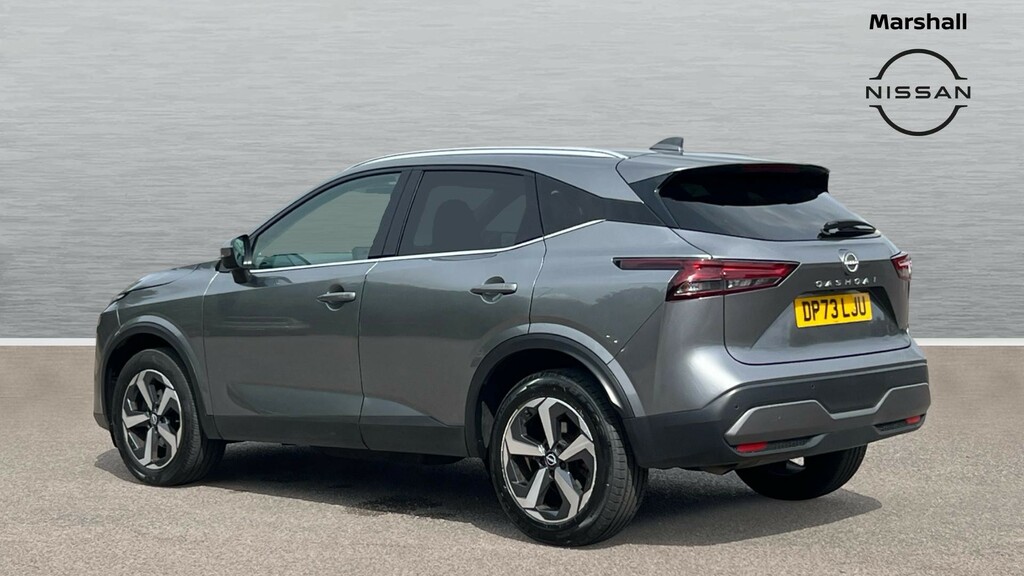 Nissan Qashqai Qashqai 1.3 Dig-t Mh 158 N-connecta Xtronic DP73LJU Black #2