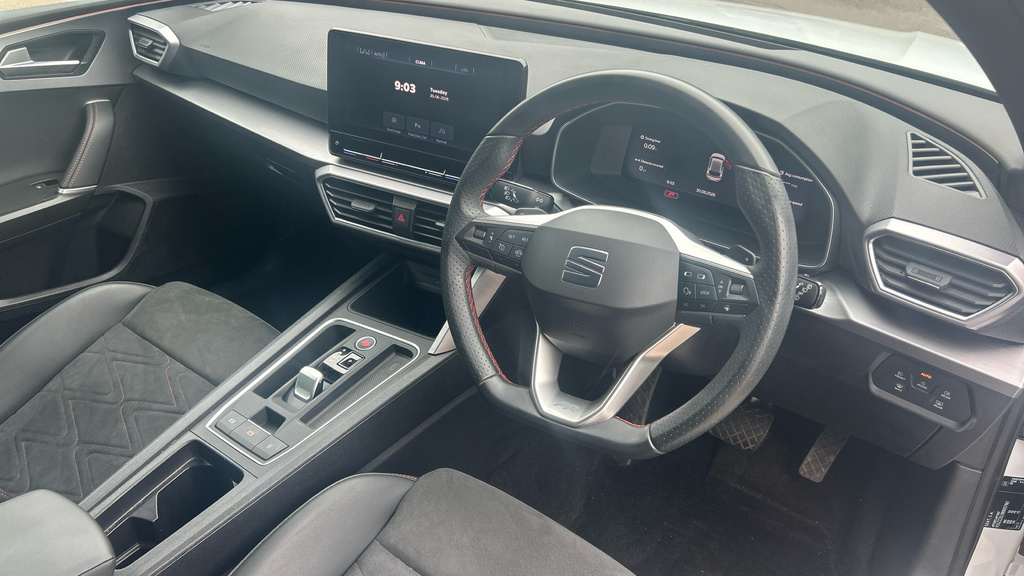 Seat Leon Leon 1.5 Etsi 150 Fr Sport Dsg White #6