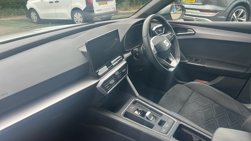 Seat Leon Leon 1.5 Etsi 150 Fr Sport Dsg White #2