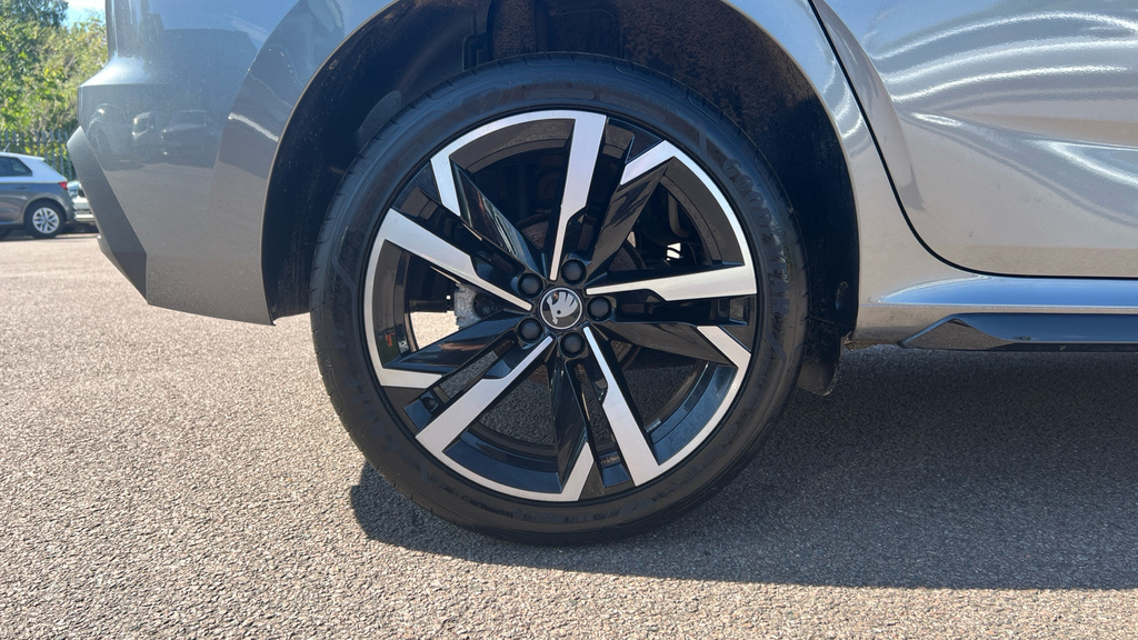 Skoda Kamiq Kamiq 1.5 Tsi Monte Carlo Edition Grey #5