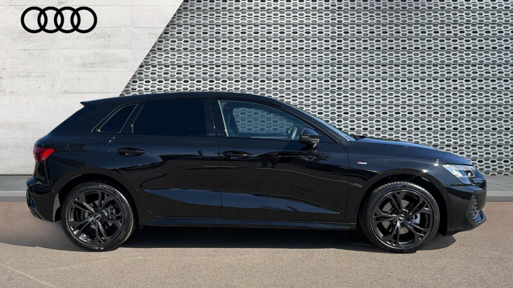 Audi A3 A3 1.5 Tfsi E 204 Black Edition S Tronic LN26MZW Black #4