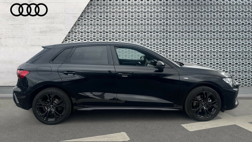 Audi A3 A3 1.5 Tfsi E 204 Black Edition S Tronic LN26MZV Black #4