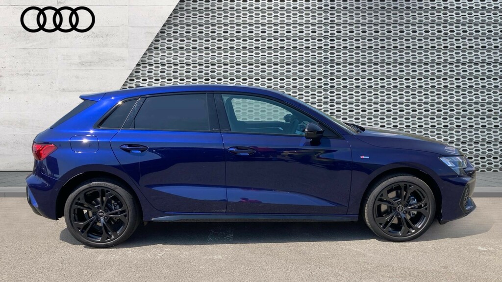 Audi A3 A3 1.5 Tfsi E 204 Black Edition S Tronic LN26NCX Blue #4
