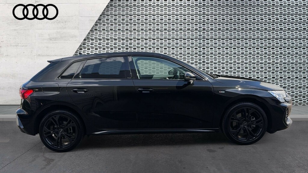 Audi A3 A3 1.5 Tfsi E 204 Black Edition S Tronic LN26MYH Black #4