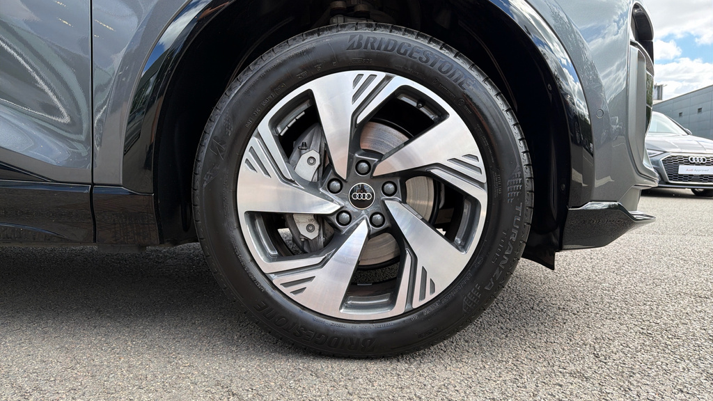 Audi Q6 E-Tron Q6 225Kw Performance 100Kwh S Line KM75VZB Grey #5