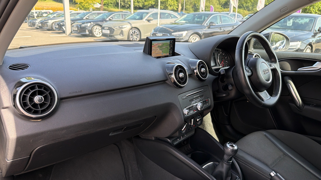 Audi A1 A1 1.0 Tfsi Sport MC18TSY Black #2