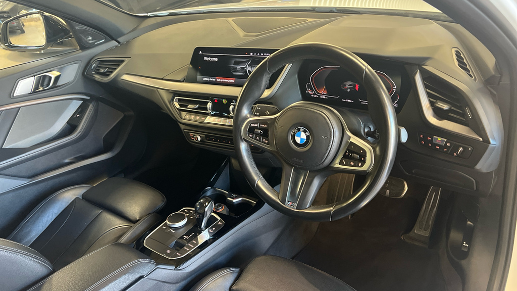 BMW 1 Series 1 Series 118I 136 M Sport Step YE21OLX White #4