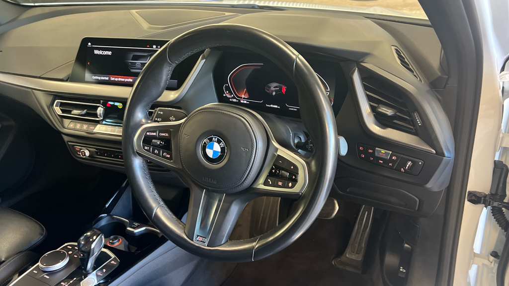 BMW 1 Series 1 Series 118I 136 M Sport Step YE21OLX White #5