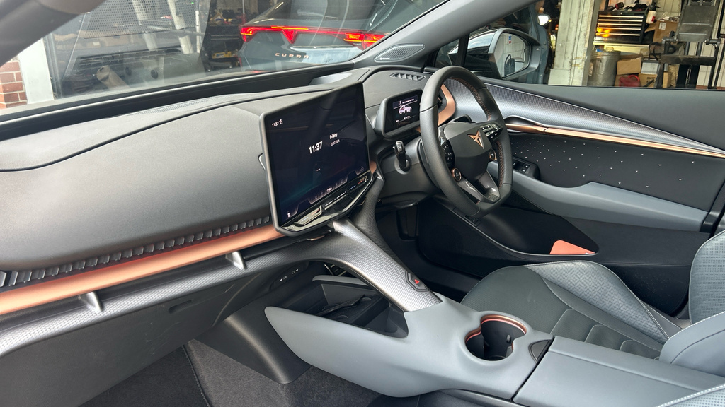 Cupra Tavascan Cupra Tavascan Estate 250Kw Vz2 77Kwh Awd Brown #2