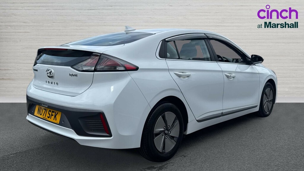Hyundai Ioniq Ioniq 1.6 Gdi Hybrid Premium Dct NU71SFK White #3