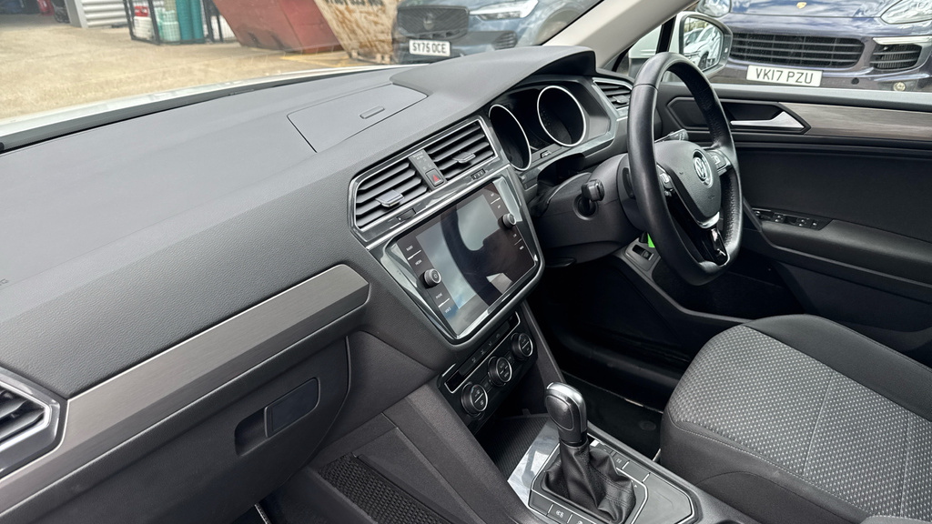 Volkswagen Tiguan Allspace Tiguan Allspace 2.0 Tdi Match Dsg White #2