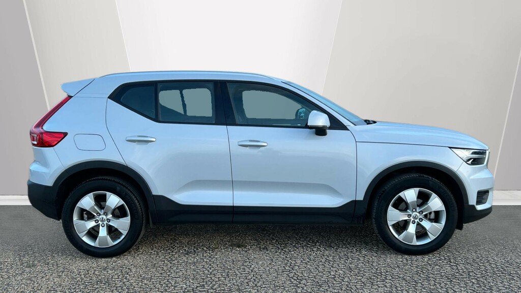 Volvo XC40 Xc40 1.5 T3 163 Momentum Geartronic Silver #3