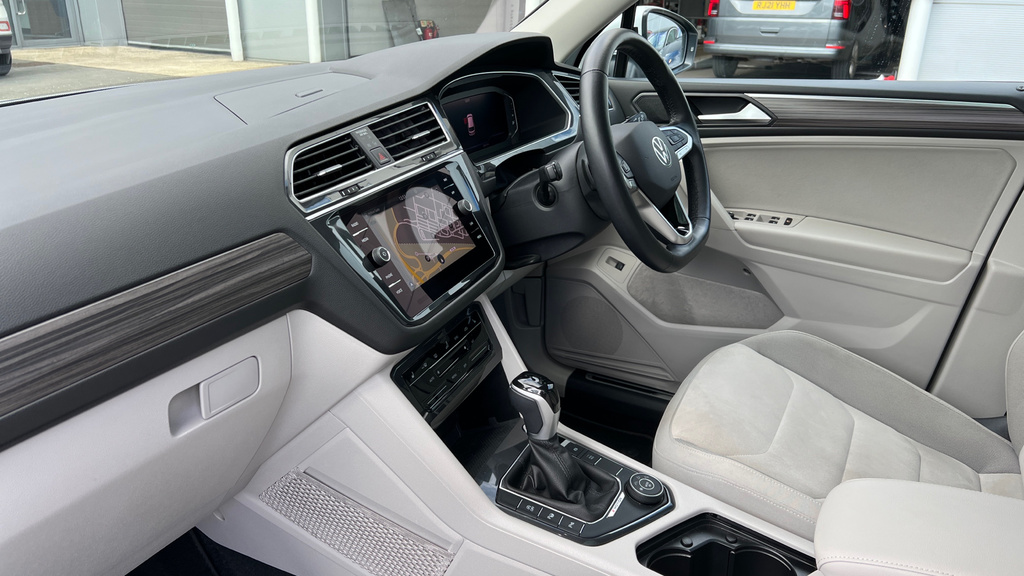 Volkswagen Tiguan Allspace Tiguan Allspace 2.0 Tsi 4Motion Elegance Dsg White #2