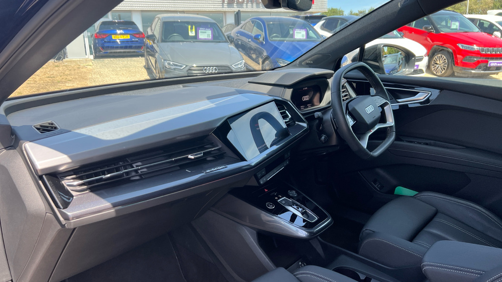 Audi Q4 E Tron Q4 210Kw 45 Quattro 82Kwh Black Edition LM25ZDZ Blue #2