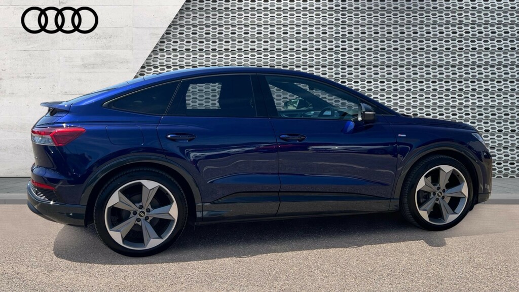 Audi Q4 E Tron Q4 210Kw 45 Quattro 82Kwh Black Edition LM25ZDZ Blue #4