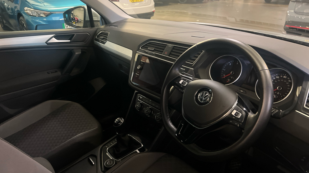 Volkswagen Tiguan Tiguan 2.0 Tdi 150 4Motion Match GV69ZJE Silver #6