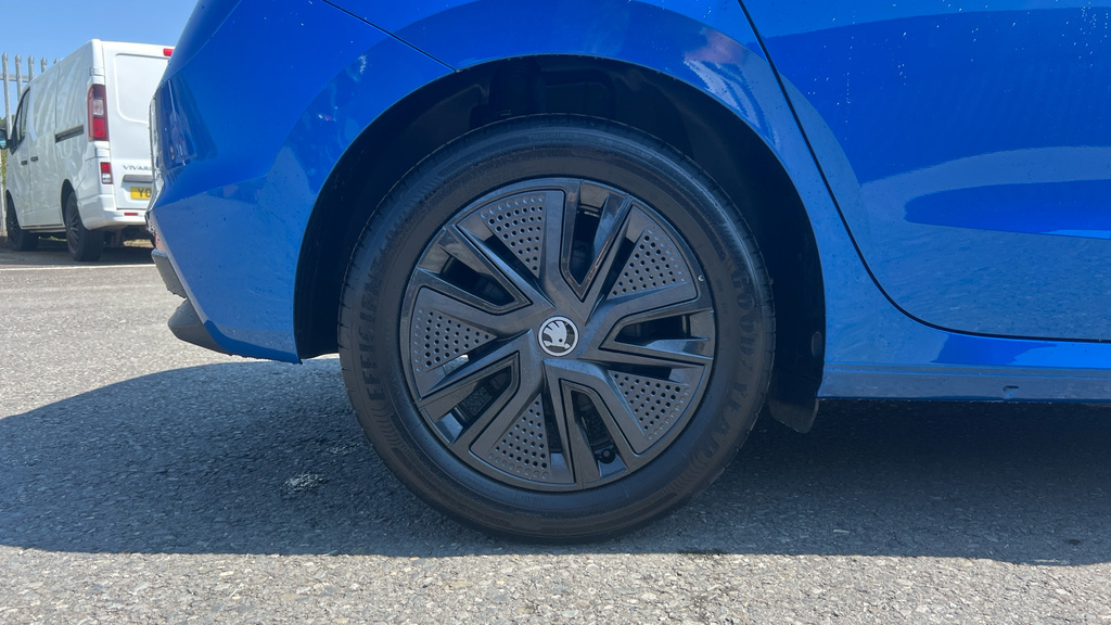Skoda Fabia Fabia 1.0 Tsi Design Edition WJ25GZY Blue #5