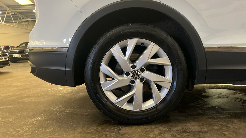 Volkswagen Tiguan Tiguan 1.5 Tsi 150 Life Dsg GV22MWK White #5