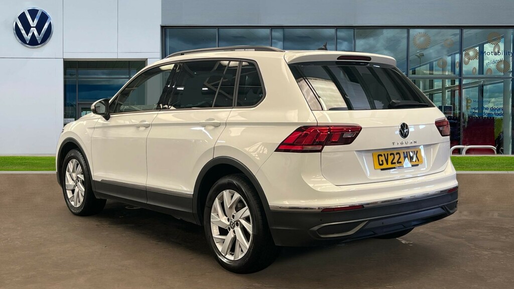 Volkswagen Tiguan Tiguan 1.5 Tsi 150 Life Dsg GV22MWK White #3