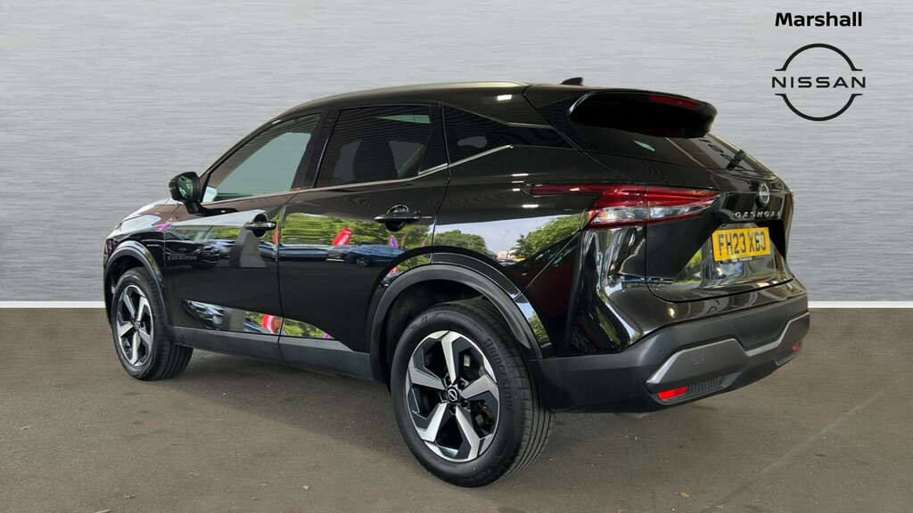 Nissan Qashqai Qashqai 1.3 Dig-t Mh N-connecta FH23XBO Black #2