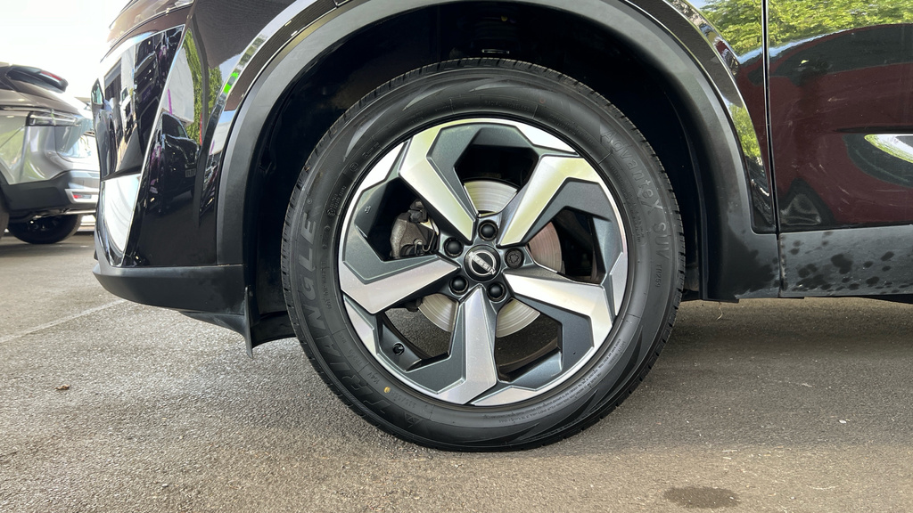 Nissan Qashqai Qashqai 1.3 Dig-t Mh N-connecta FH23XBO Black #4