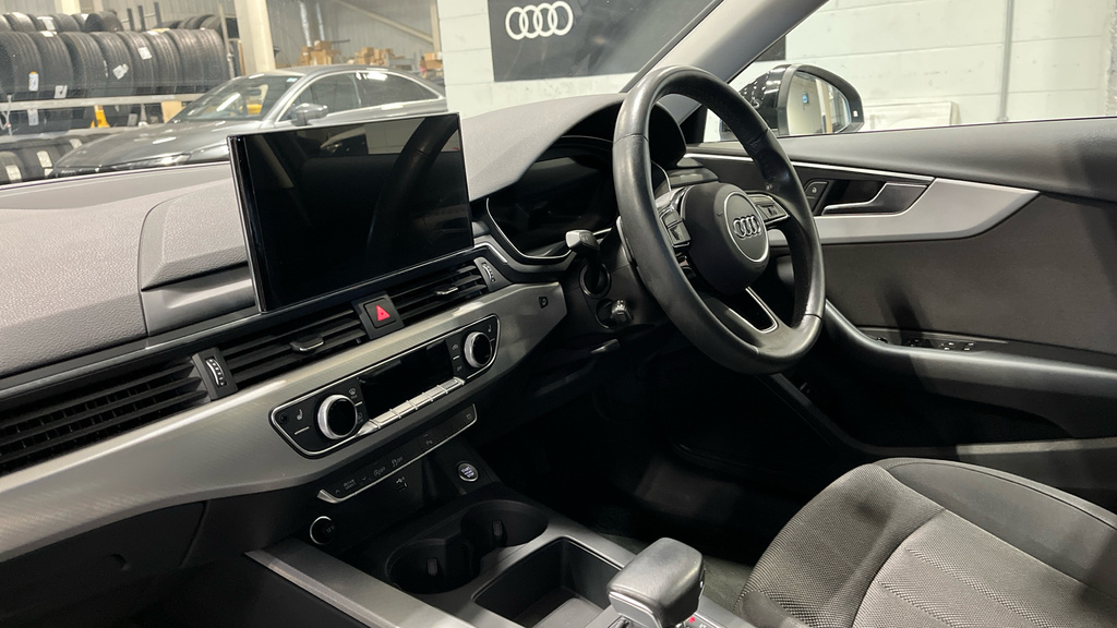 Audi A4 Avant A4 35 Tfsi Technik S Tronic LT23NUC Black #2