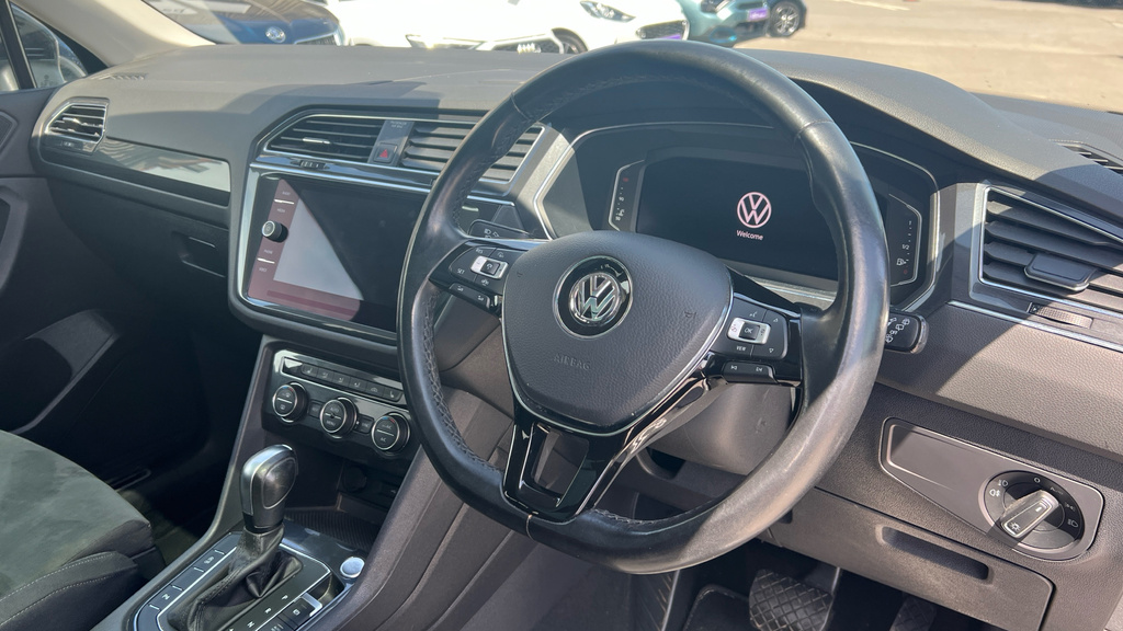 Volkswagen Tiguan Allspace Tiguan Allspace 2.0 Tdi Sel Dsg DF70NNX Black #6