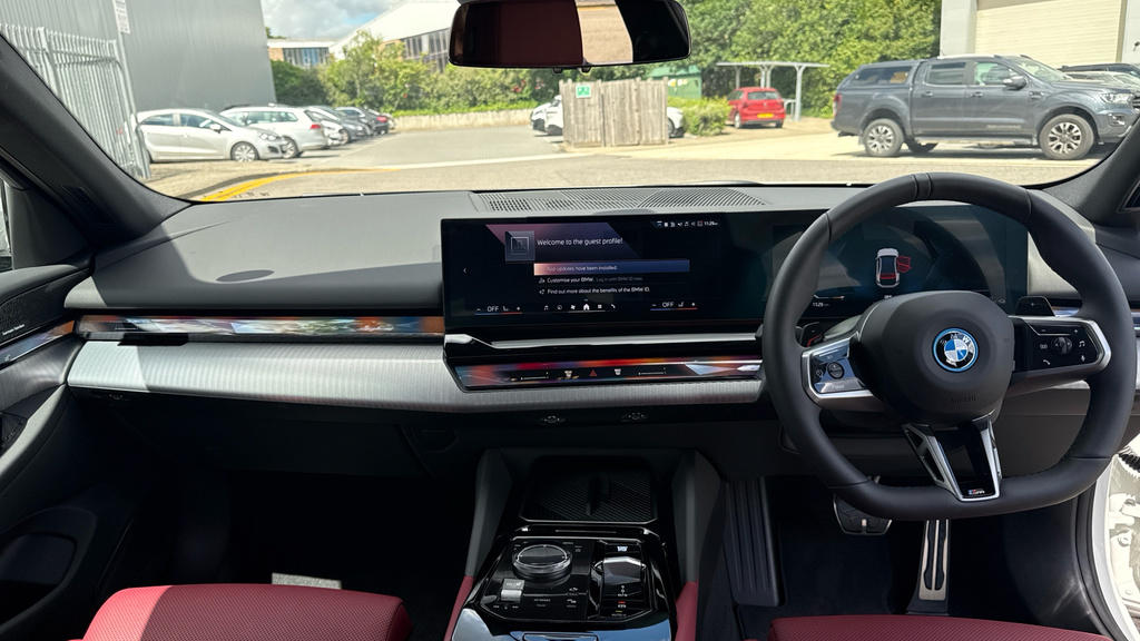 BMW 5 Series 5 Series 530E M Sport Pro RX26FFO White #4