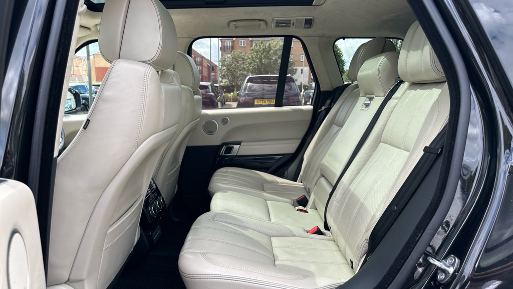 Land Rover Range Rover Range Rover 3.0 Tdv6 VA66UKD Black #4