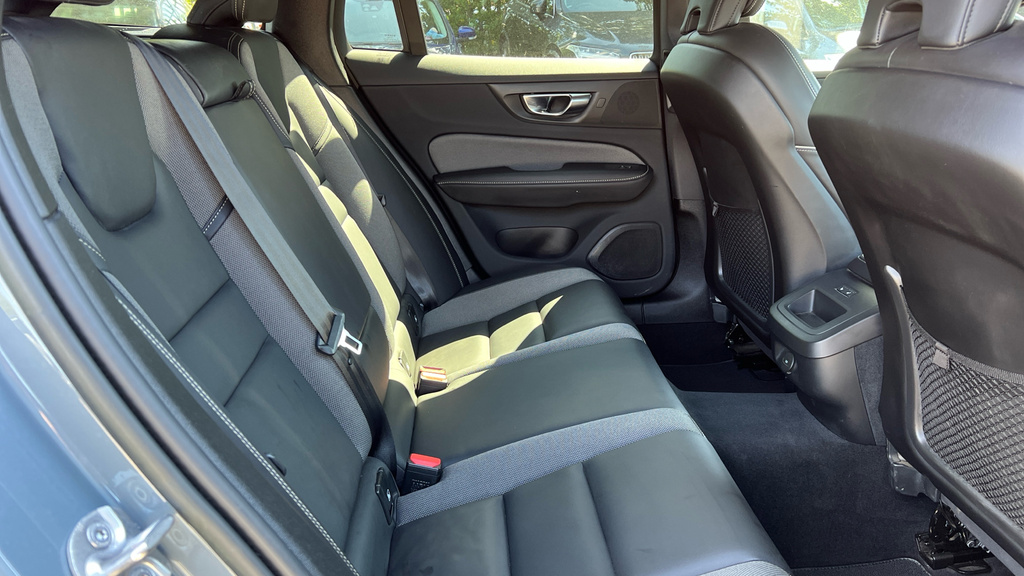 Volvo V60 V60 2.0 B3p R Design 7 Speed Grey #6