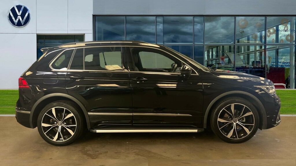 Volkswagen Tiguan Tiguan R-line 1.5 Tsi 150Ps 7-Speed Dsg GY23RXU Black #4