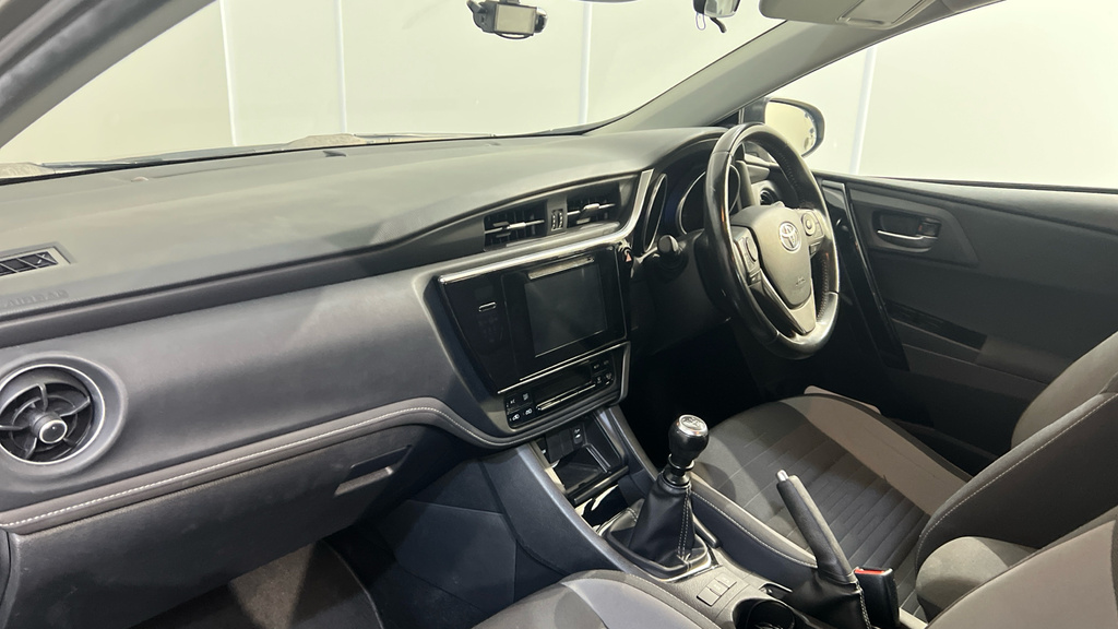 Toyota Auris 1.2T Design Tss Blue #10