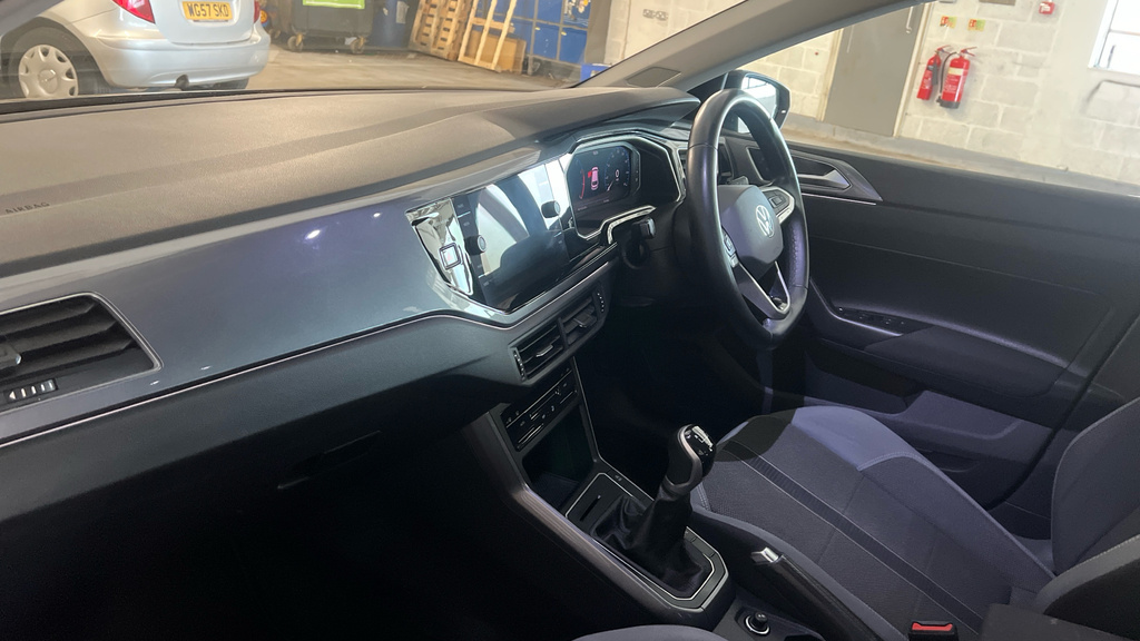 Volkswagen Polo Polo 1.0 Tsi Style WD73ZKK Black #2
