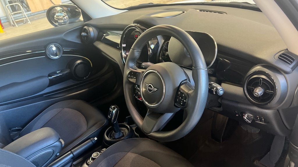 Mini Hatch Hatchback 1.5 Cooper Classic Premium HG73GKZ White #6