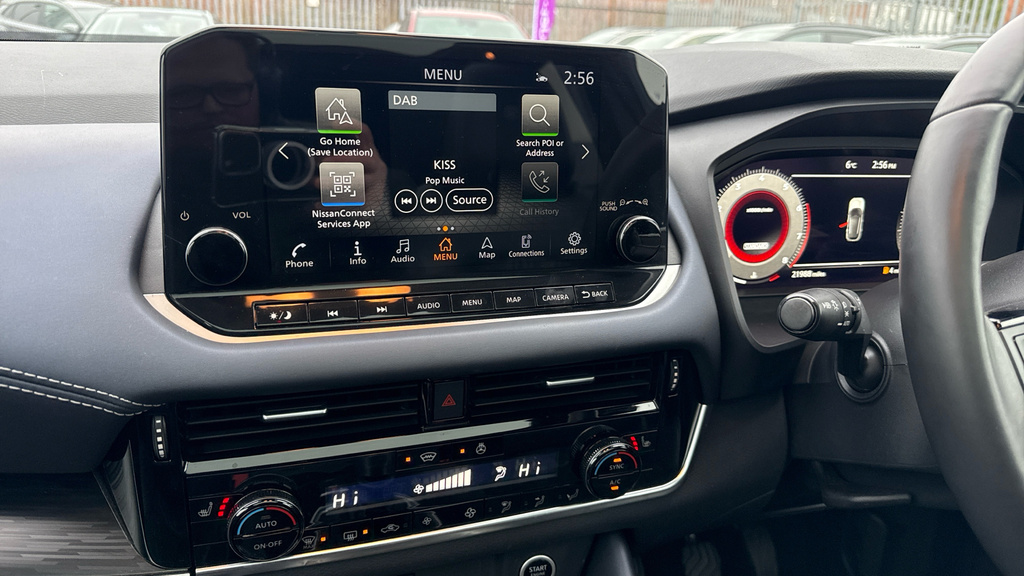 Nissan Qashqai N-connecta Red #12