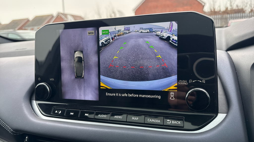 Nissan Qashqai N-connecta Red #23