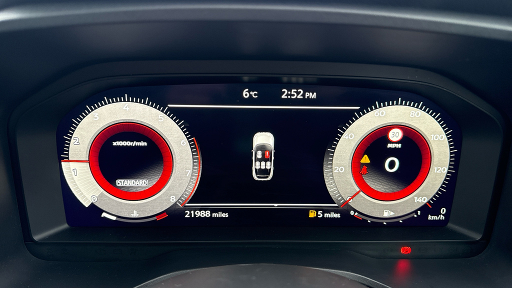 Nissan Qashqai N-connecta Red #13
