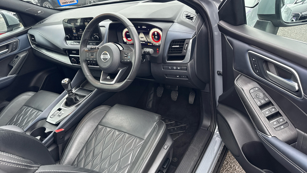 Nissan Qashqai N-connecta Red #9