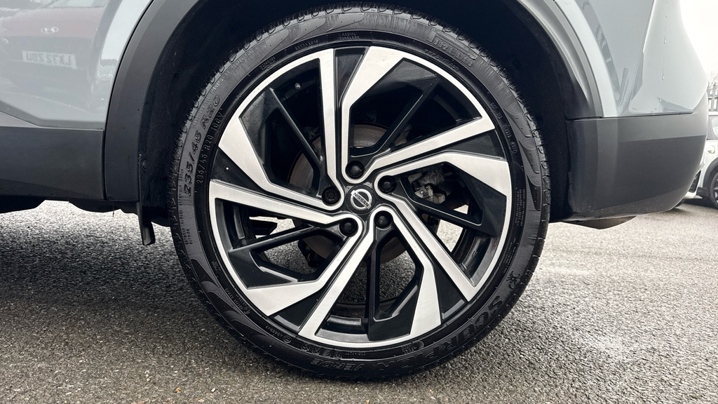 Nissan Qashqai N-connecta Red #18