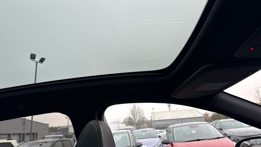 Nissan Qashqai N-connecta Red #25